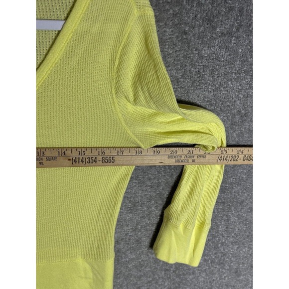 Old Navy Waffle Knit Button Up V-Neck Top Womens Size Small Neon Yellow - Picture 9 of 10